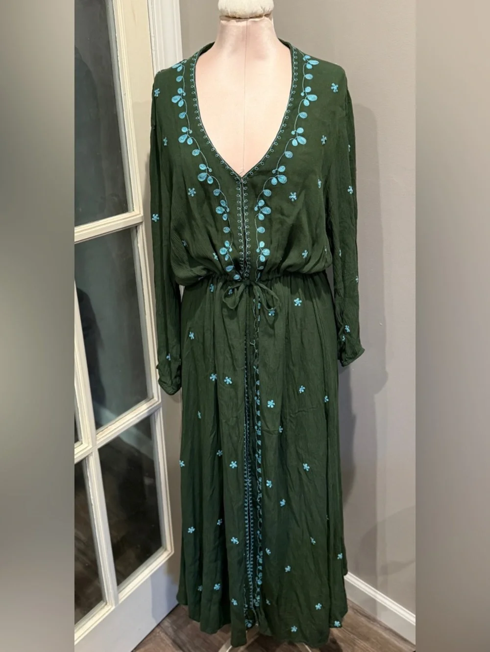NATURAL LIFE Green Midi Dress with Turquoise Embroidery - Picture 4 of 9